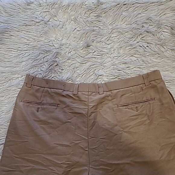 Ben Hogan mens tan suade soft golf shorts size 42 - Picture 6 of 6